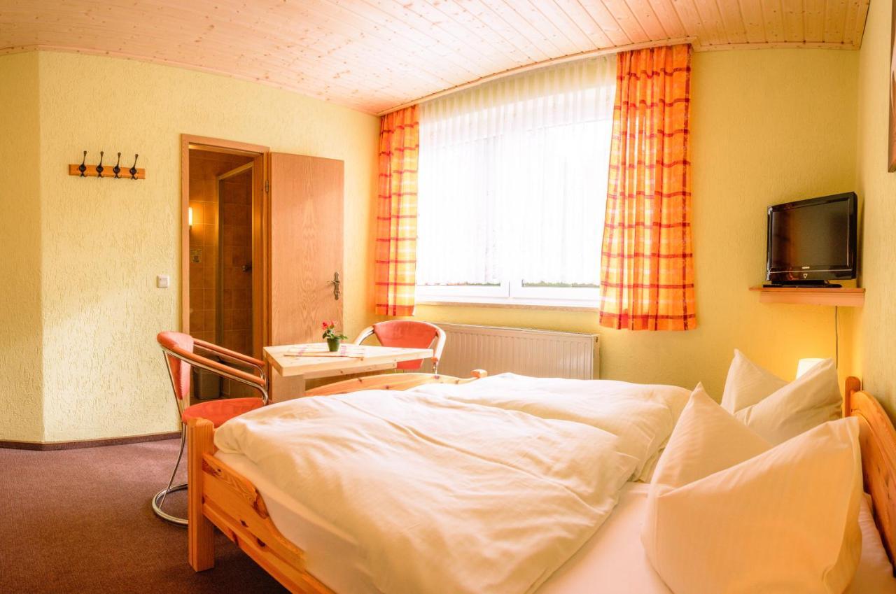 Ferienhotel Goldhuebel Neuhausen  Bagian luar foto