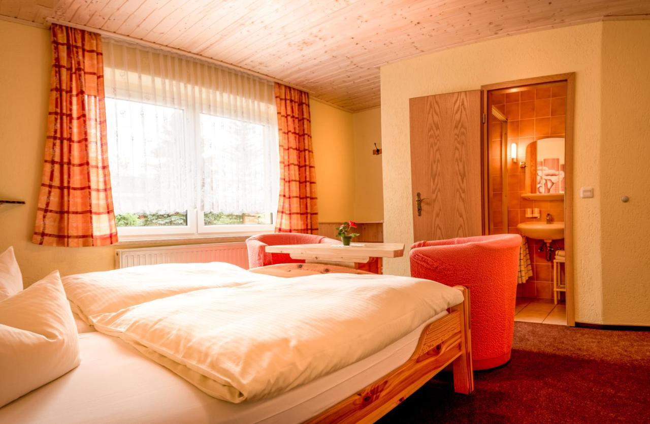 Ferienhotel Goldhuebel Neuhausen  Bagian luar foto